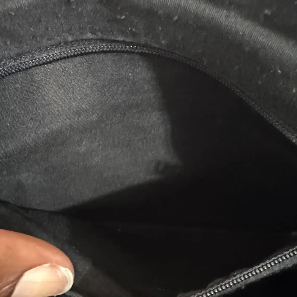 Naturalizer Soft Black Leather Shoulder Bag Contrasting Stitch Organizing Pocket
